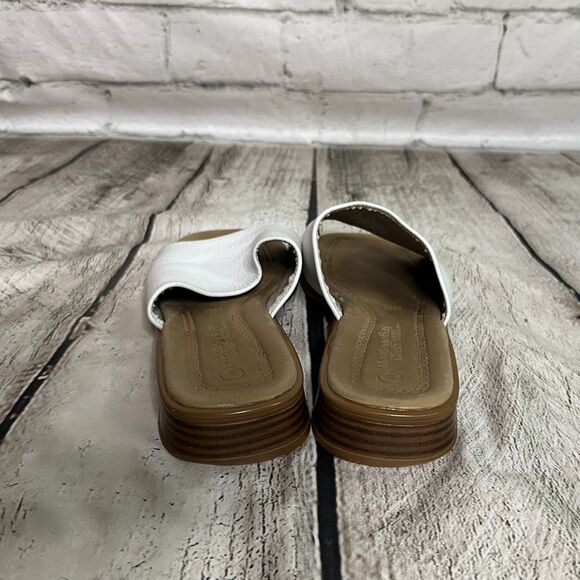 Montego Bay Club Leather Collections White Strap Sandals, Size 5, Pre-owned - Picture 3 of 5